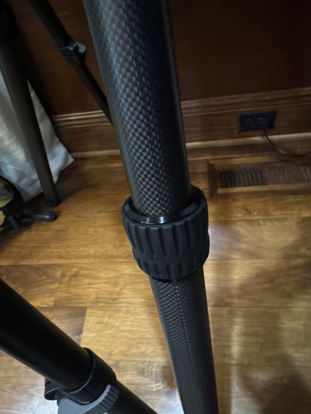 FANAUE Carbon Fiber Tripod for Hunting, 360 Degree Ball Head, with Arca Swiss Quick Release Plate, Hands-Free Operation for Hunting, Shooting, and Outdoors - HTC-4030-45 customer photo 1