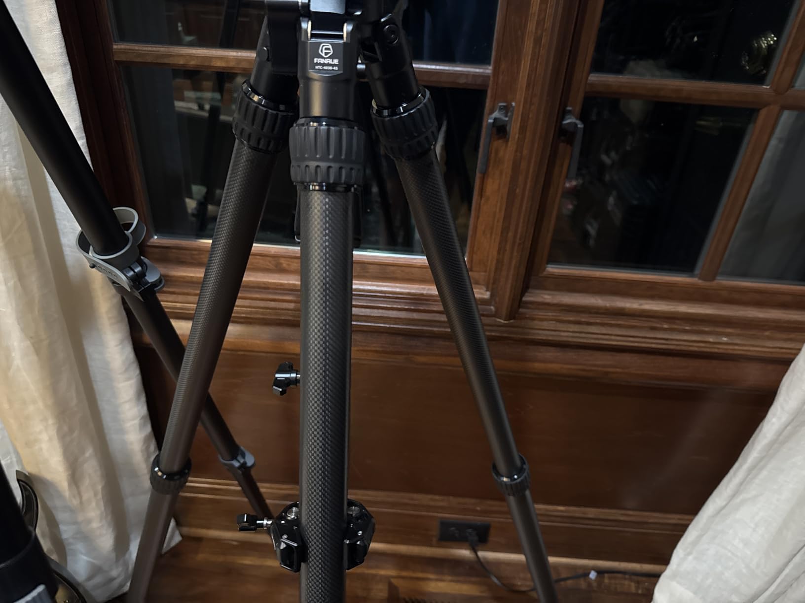FANAUE Carbon Fiber Tripod for Hunting, 360 Degree Ball Head, with Arca Swiss Quick Release Plate, Hands-Free Operation for Hunting, Shooting, and Outdoors - HTC-4030-45 customer photo 2
