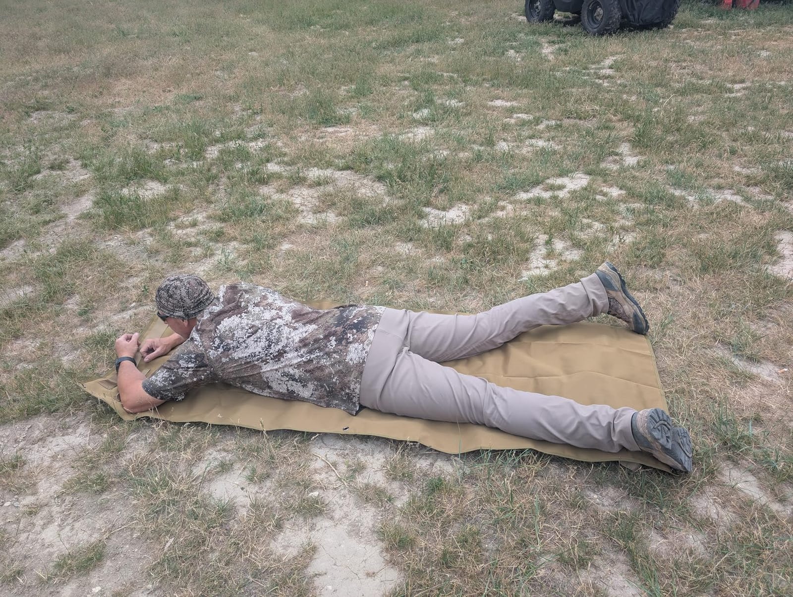 IC ICLOVER Shooting Mat, Portable Waterproof Large Roll Up Shooting Mats customer photo 2