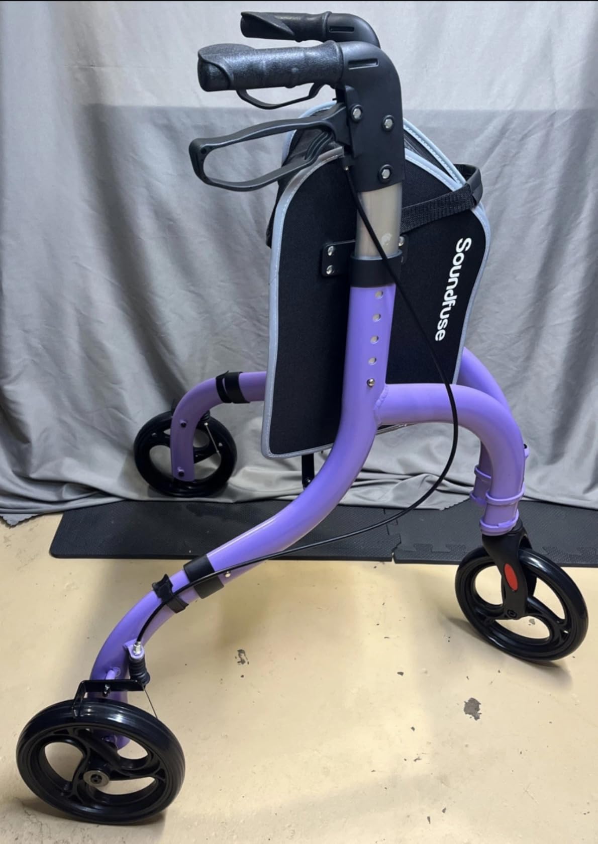 soundfuse Lightweight 3 Wheel Walkers for Seniors, Foldable Aluminum Frame customer photo 1