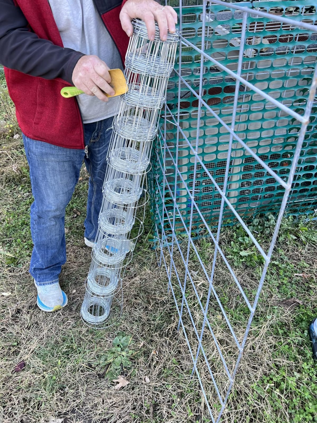 AggFencer 4 x 30ft Galvanized Farm Fence, Fixed Knot Woven Wire Fence 16Ga customer photo 2