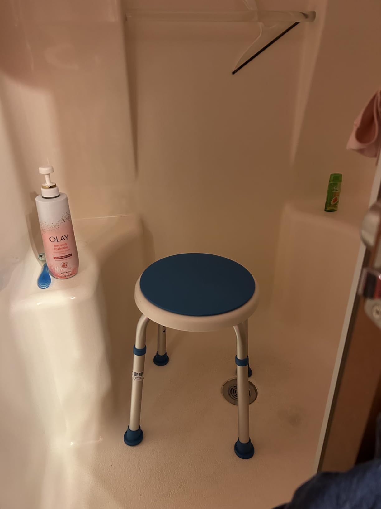 Loyoda Swivel Shower Chair for Inside Tub with Reinforced Crossing Bar customer photo 2