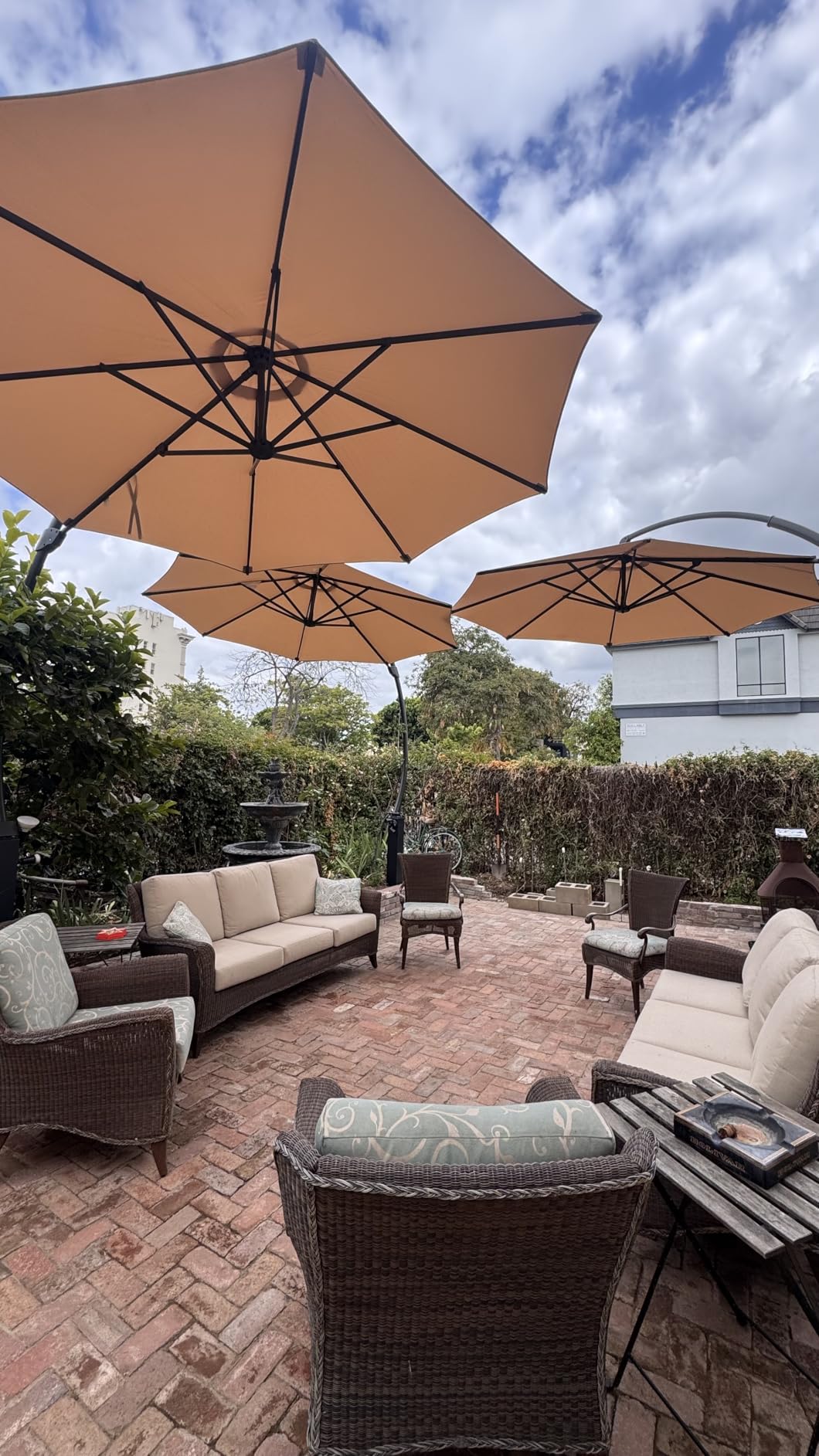 Aoxun 11 FT Cantilever Umbrella, Patio Large Aluminum Offset Umbrella Windproof with 360°Rotation, Heavy Duty Frame for Outdoor, Pool, Deck and Garden customer photo 2