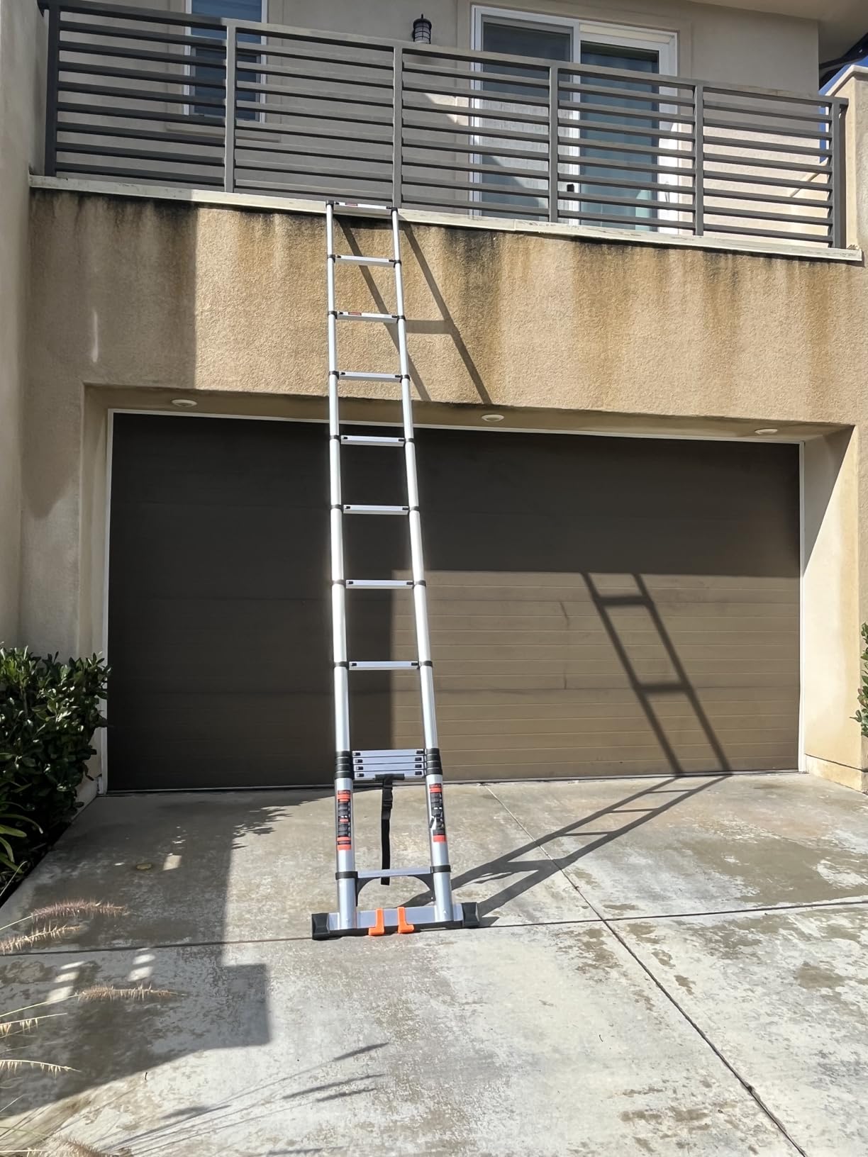 Telescoping Ladder,16.5FT Aluminum Extension Ladder,330lbs Max Capacity customer photo 2