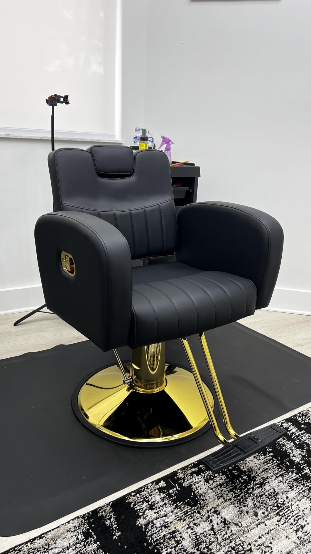 Baasha Premium Silver Reclining Salon Chair with Removable Headrest, All-Purpose Hydraulic Barber Chair, Soft PU Leather, 360° Swivel, 135° Recline, Heavy-Duty Steel Frame, 330 lbs Capacity customer photo 1