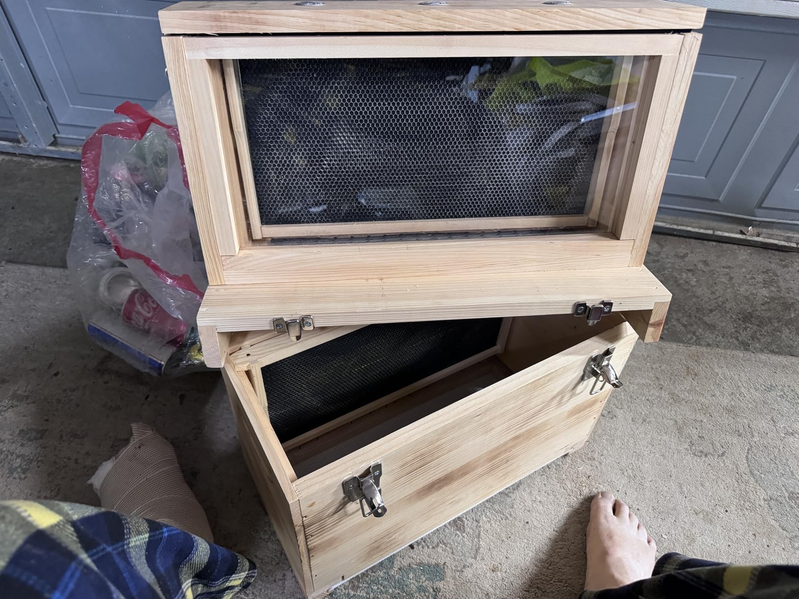 Bee Breeding Observation Box, Double Sided Acrylic Board Wooden Beehive Bee Hive Frames with Vents, Beekeeping Supplies, 21.7x12.4x4.8in customer photo 1