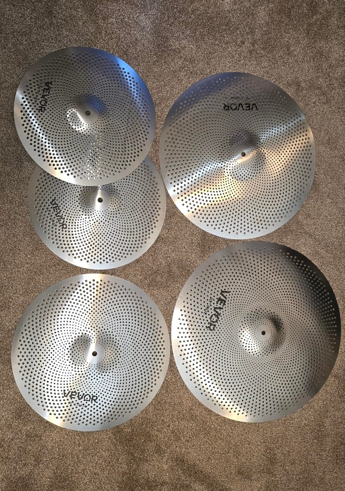 VEVOR Low Volume Cymbal Pack, 5Pcs Quiet Cymbals for Drum Set, 14'' Hi-Hats, 16'' Crash, 18'' Crash, 20'' Ride, Alloy Drum Cymbals Includes Free Drumsticks, Mute Pads & Bag, for Drummer Practice customer photo 2