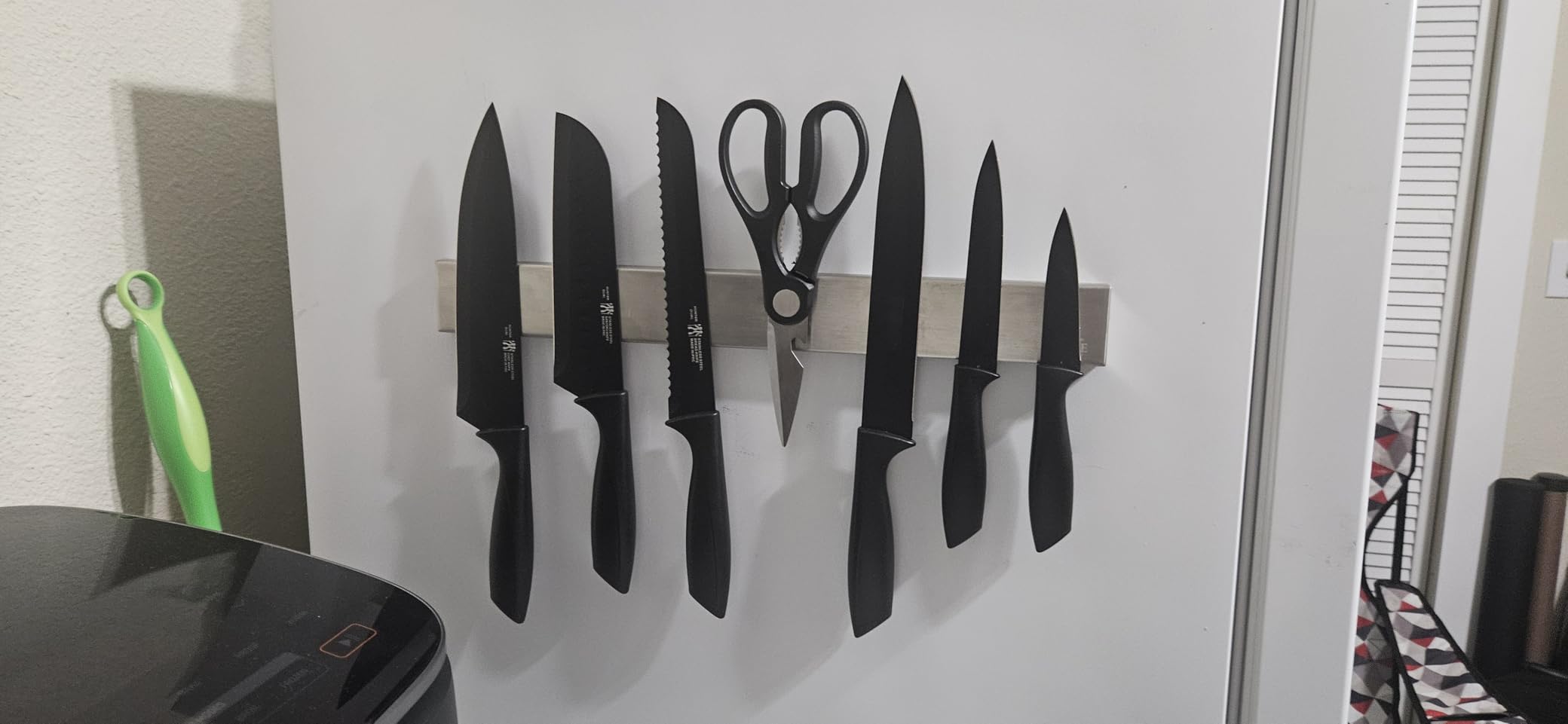 Cutluxe Magnetic Knife Holder for Wall & Fridge, 16