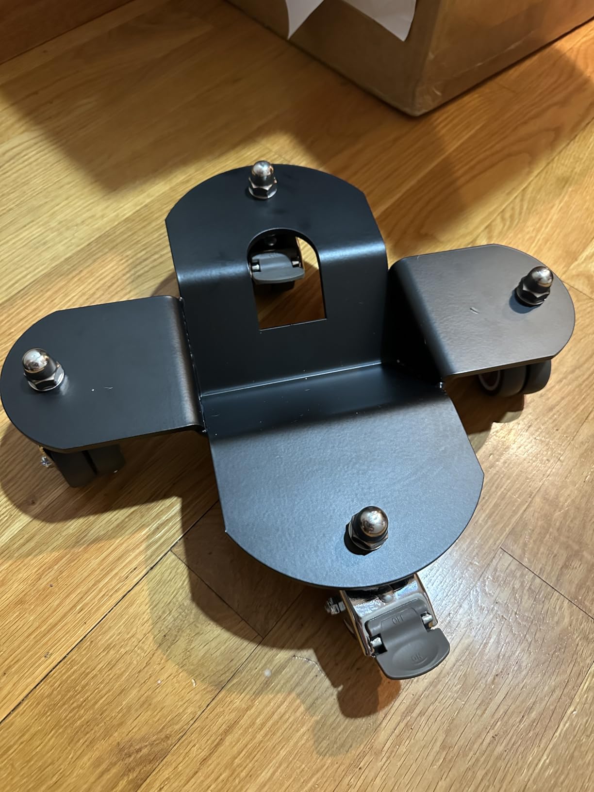 The Piano Trolley is Convenient for Transporting Grand Pianos. It Features Silent Wheels and is Suitable for Moving Grand Pianos At Concerts. It Can Also Brake customer photo 2