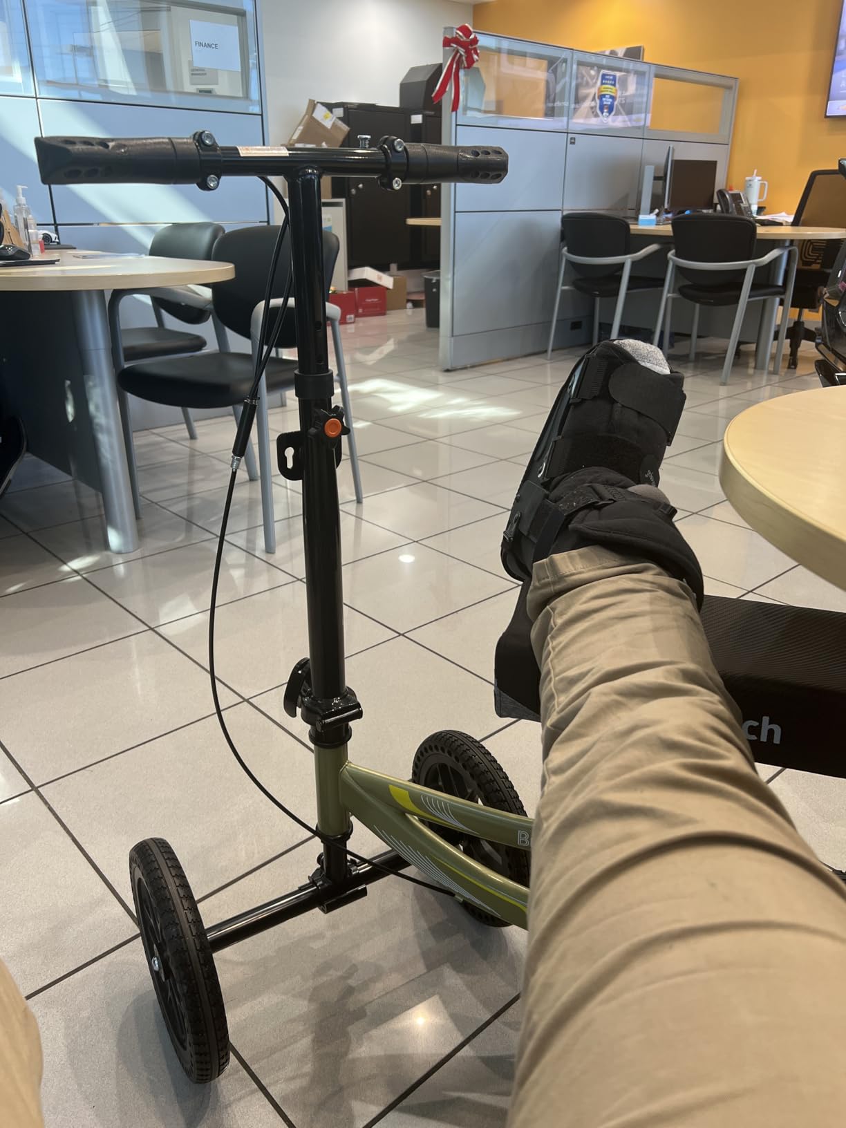 BlessReach All Terrain Knee Scooter for Adults Foot Injuries,11” Big Wheels customer photo 1