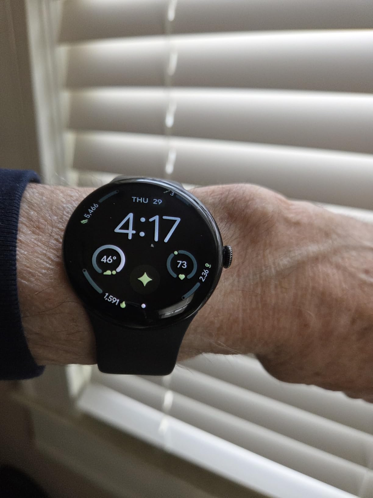 Google Pixel Watch 4 (45mm) - Smartwatch - Moonstone Active Band - Wi-Fi customer photo 2