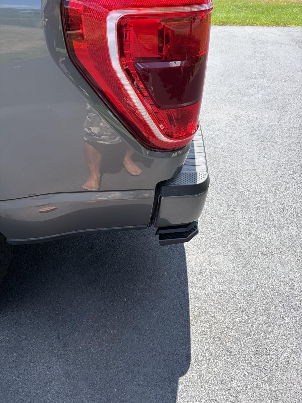 WOLFBOX Truck Bed Step for 2021-2027 Ford F-150/2022-2025 Lightning EV customer photo 1
