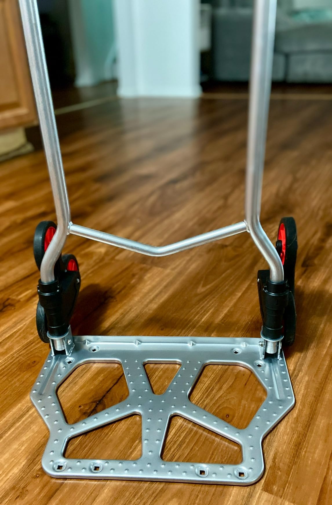 VEVOR Stair Climbing Cart 440 lbs, 330 lbs Stair-Climbing Capacity, Heavy-Duty Folding Trolley Cart with Telescoping Handle, 6 Wheels and 2 Bungee Cords for Home, Groceries, Warehouse customer photo 2