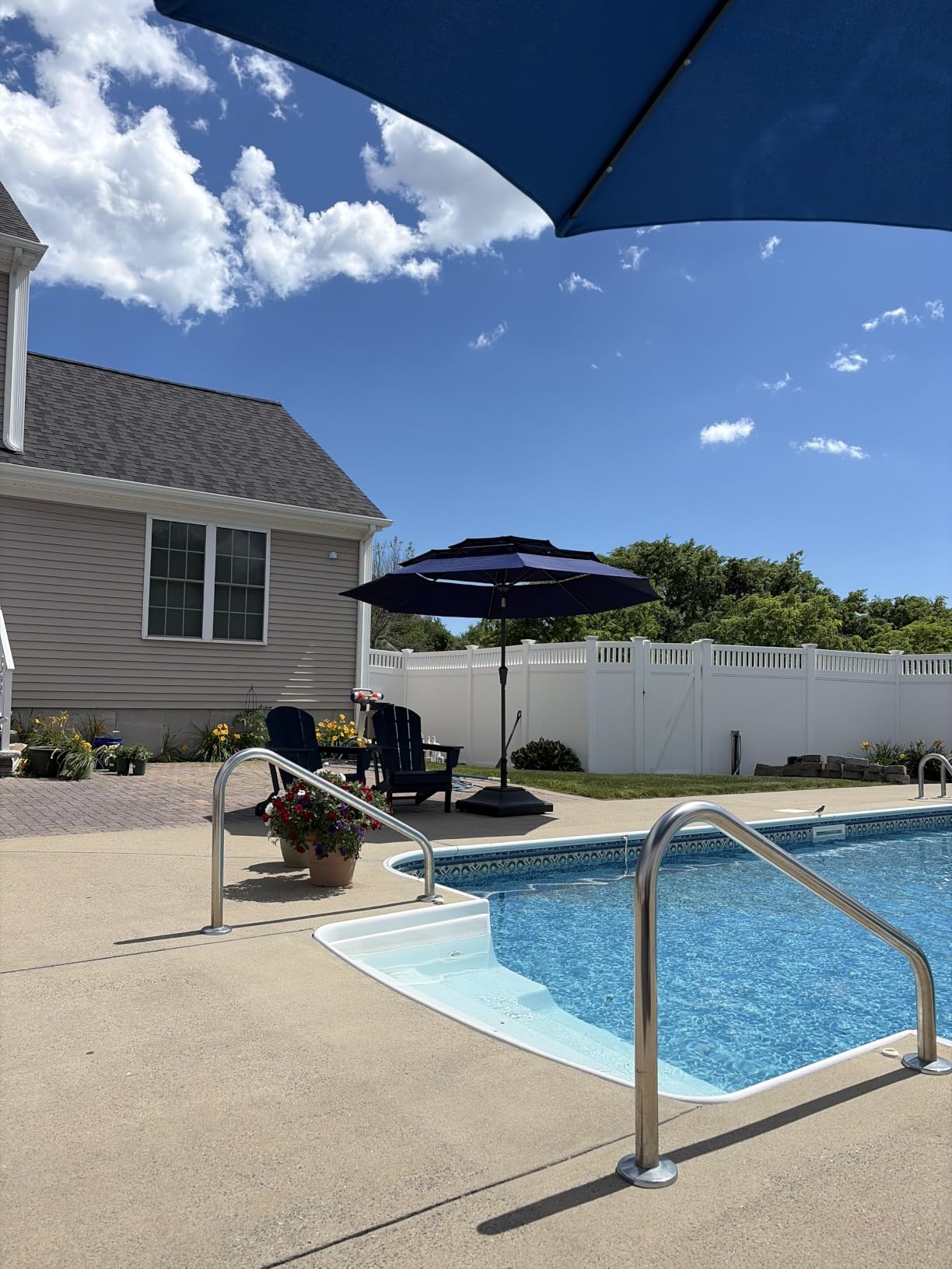 10ft Patio Umbrella, 3 Tier Outdoor Market Table Umbrellas with 8 Fiberglass Ribs and Push Button Tilt, Windproof, Vented Canopy, UV Protection for Deck, Pool, Backyard customer photo 1