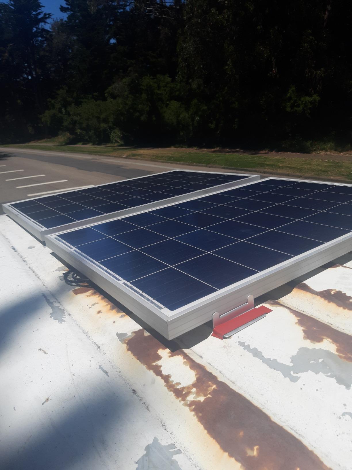 HQST 100W Portable Solar Panel, N-Type, 25% Efficiency, IP67 Waterproof customer photo 1
