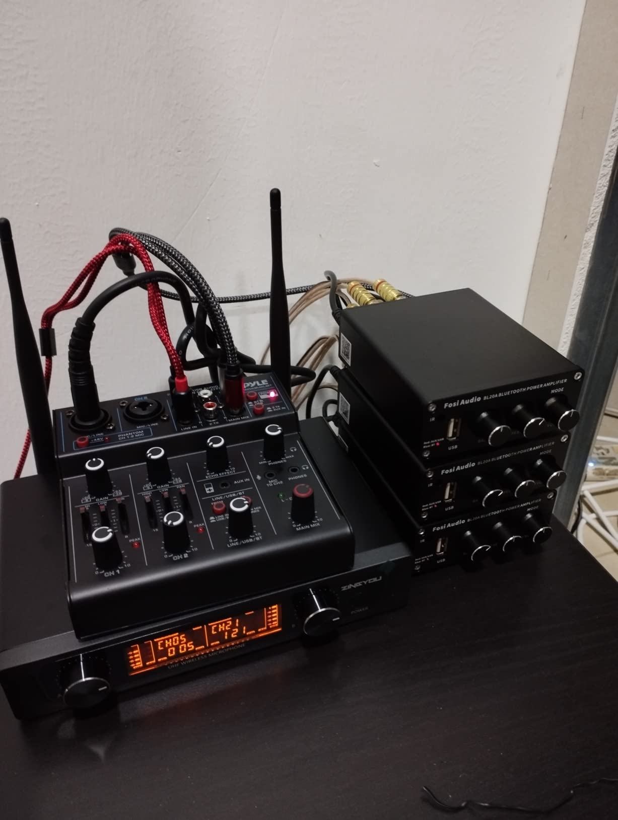 Pyle 8 Channel Studio Mixer - Small Footprint, USB - PC Recording, Bluetooth In, MP3 Player, DSP Effects, +48V Phantom Power, XLR Combo Inputs, Control Room Out, Smooth Dials and Faders - PMX408ST customer photo 2