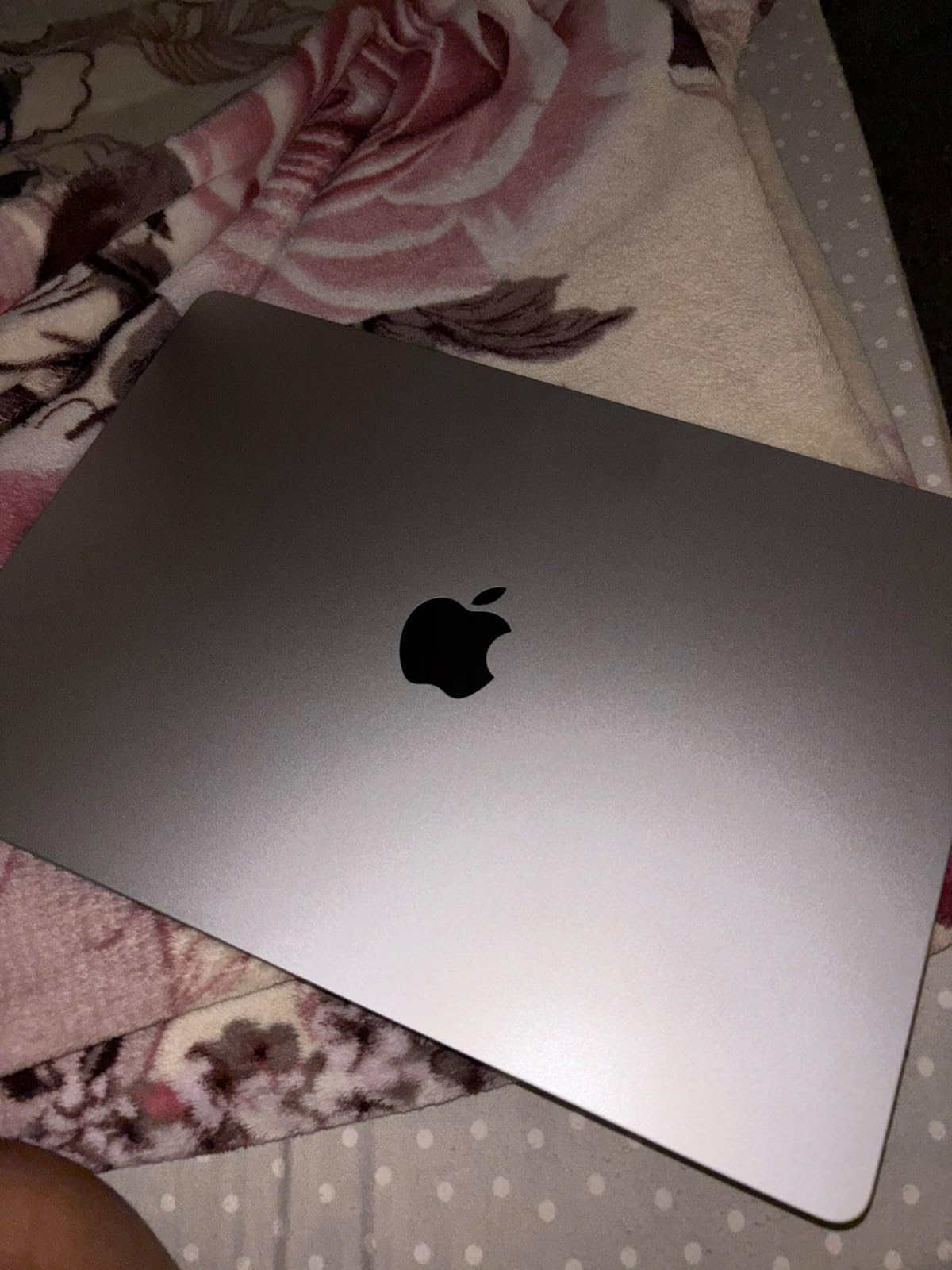 2026 MacBook Air 15-inch Laptop with M5 chip: Built for AI, 15.3-inch Liquid Retina Display, 16GB Unified Memory, 512GB SSD, 12MP Center Stage Camera, Touch ID, Wi-Fi 7; Sky Blue customer photo 1