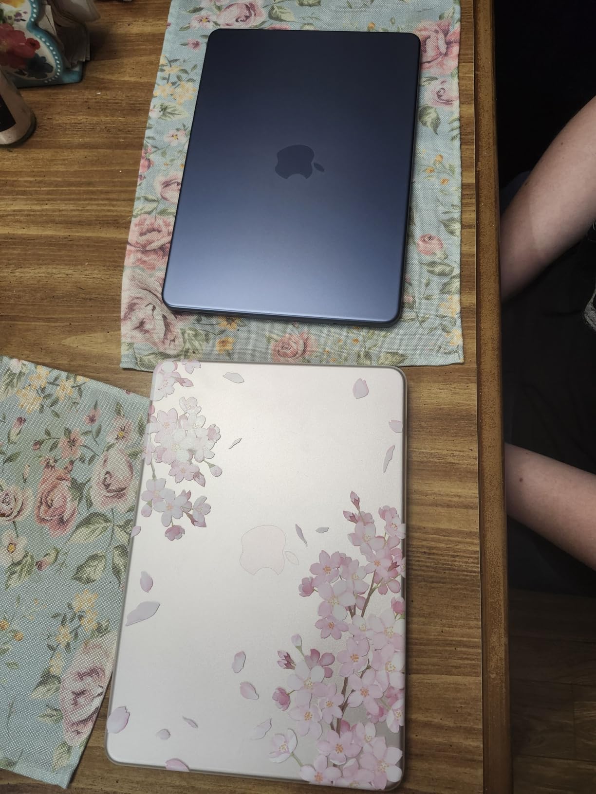 Apple 2026 MacBook Neo 13-inch Laptop with A18 Pro chip: Built for AI and Apple Intelligence, Liquid Retina Display, 8GB Unified Memory, 256GB SSD Storage, 1080p FaceTime HD Camera; Indigo customer photo 2