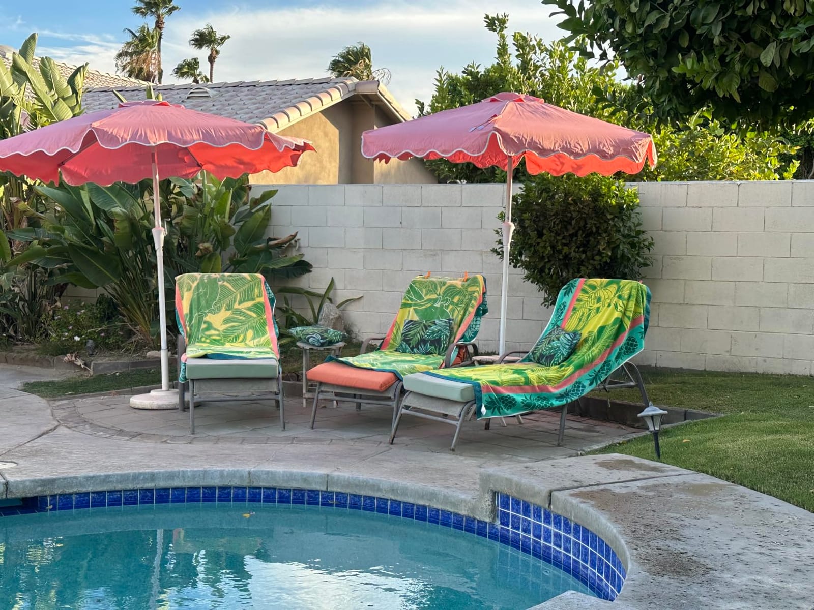 Best Choice Products Patio Market Umbrella with Wavy Trim, UV Fade Resistant 210g Canopy, Crank & Tilt, Wind Vent, Heavy-Duty Frame customer photo 2