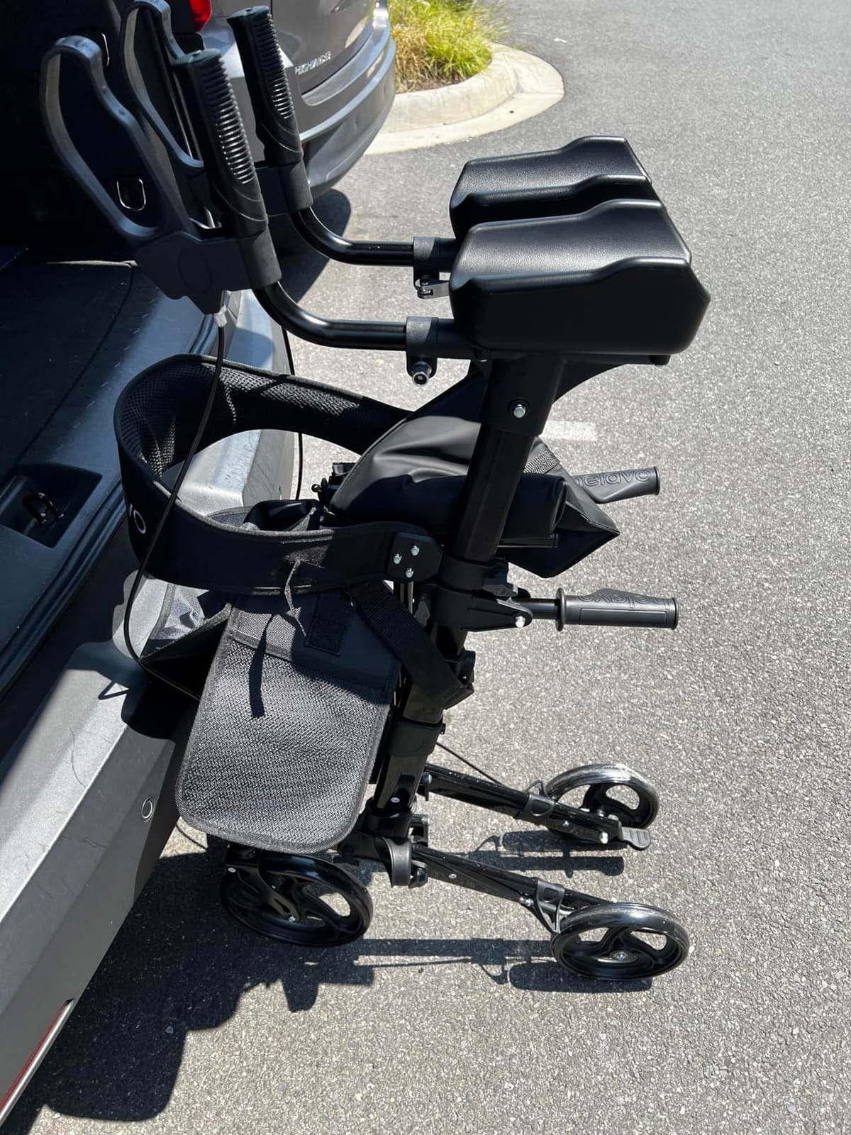 Helavo Extra Wide 2 in 1 Bariatric Walker Wheelchair Combo, 500 lb Capacity customer photo 1