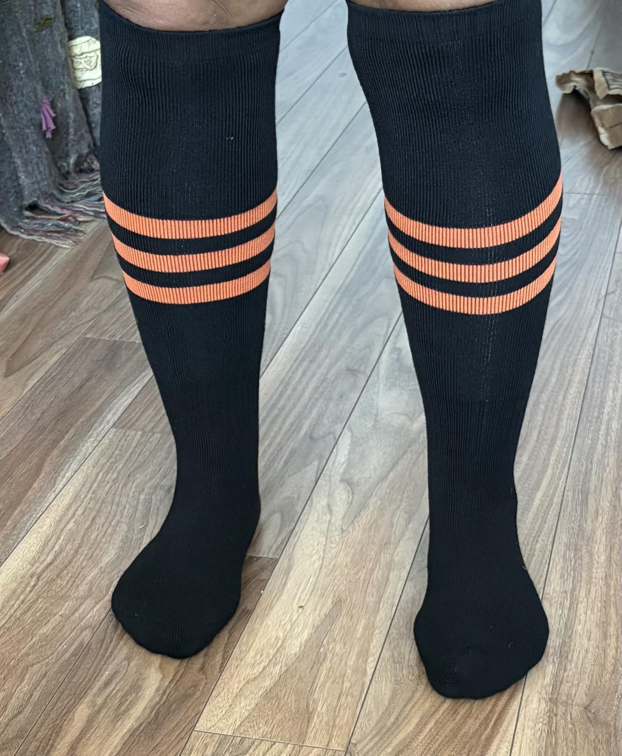 Heated Socks for Men Women with APP Control, 10000mAh Total Upgraded Rechargeable Electric Socks Up to 10 Hours, Washable Winter Foot Warmer Socks for Outdoor Camping Skiing Hunting Hiking customer photo 1