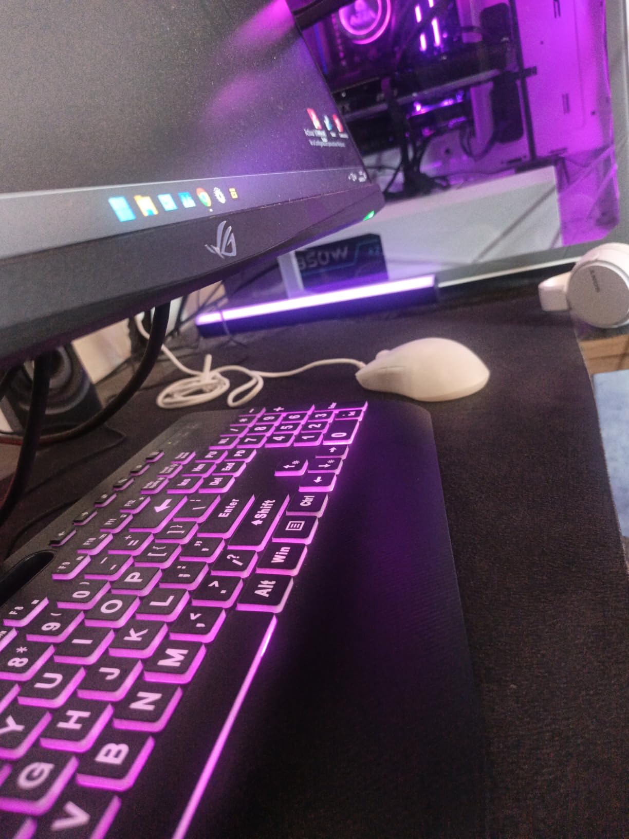 SABLUTE Large Print Computer Keyboard, Wired with Wrist Rest(Yellow+Black) customer photo 1