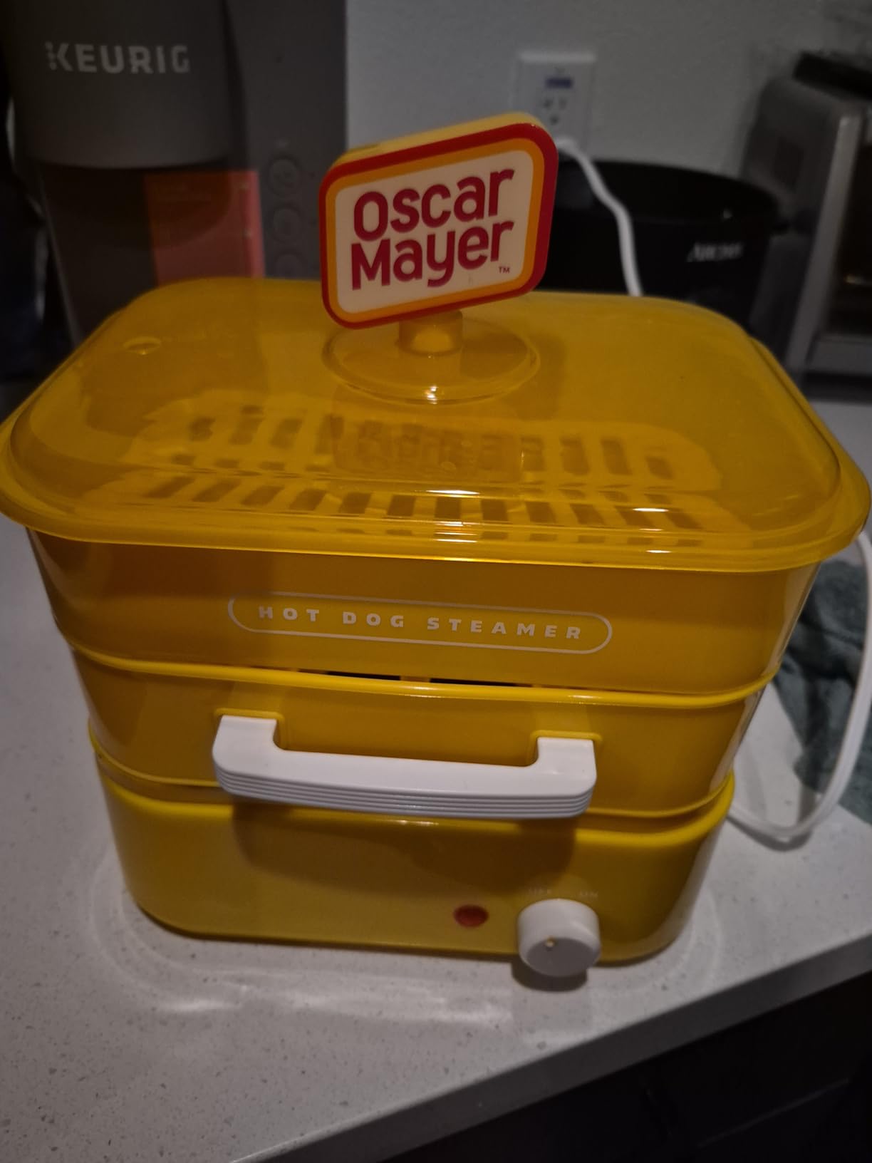 Nostalgia Diner Style Hot Dog Steamer – 8 Hot Dog and 4 Bun Capacity – Perfect for Breakfast Sausages, Brats, Vegetables, or Fish – Red customer photo 1