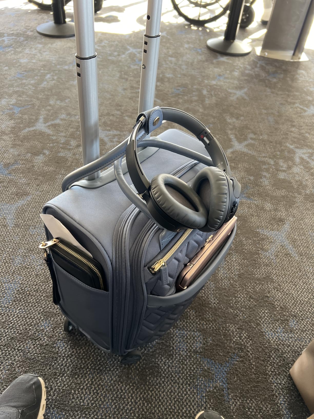 Verage 18x14x8in Underseat Carry On Luggage with Spinner Wheels,Lavender customer photo 1
