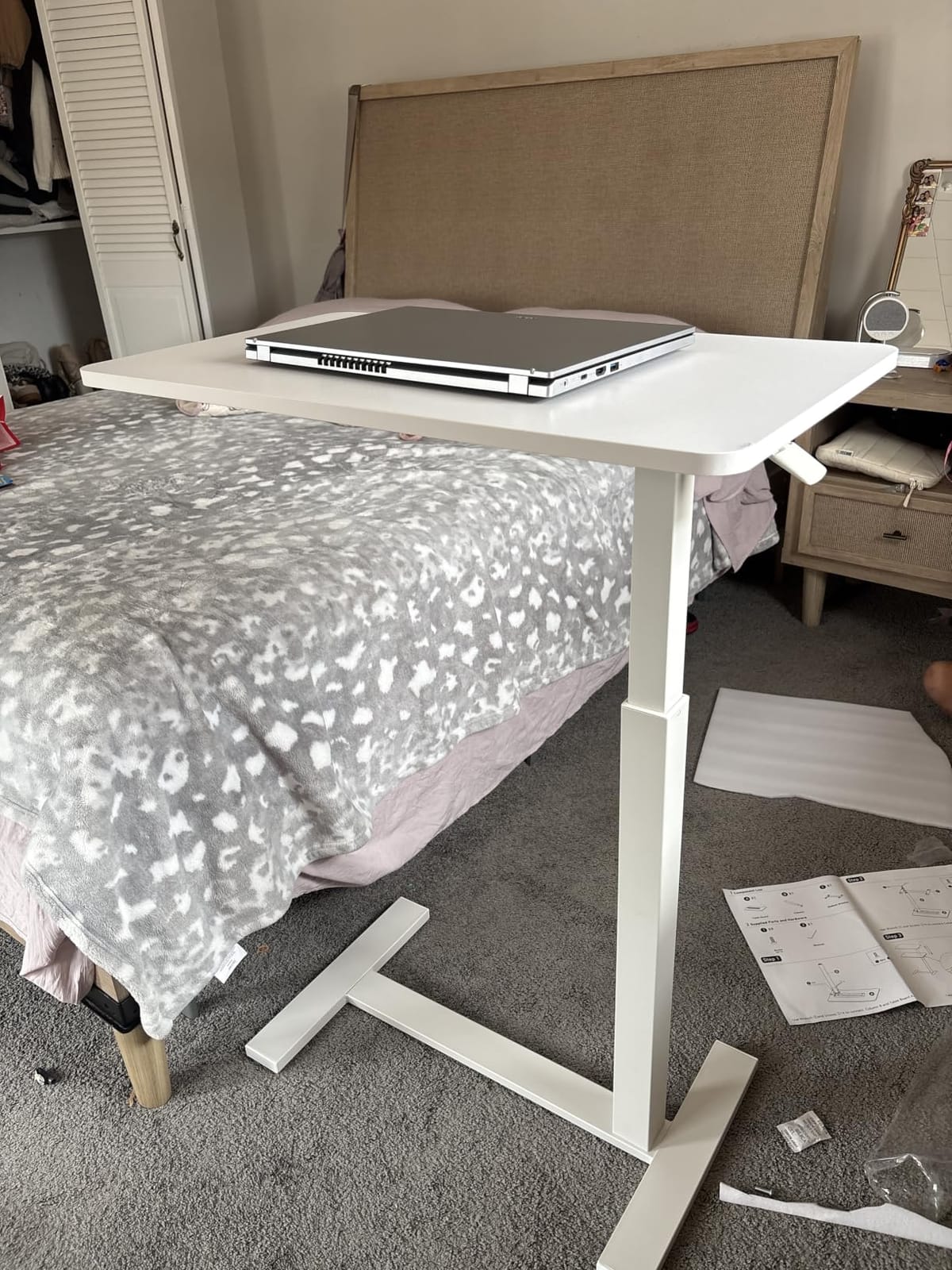 Sweetcrispy Overbed Table, Adjustable Rolling Desk, Mobile Standing Desk customer photo 2
