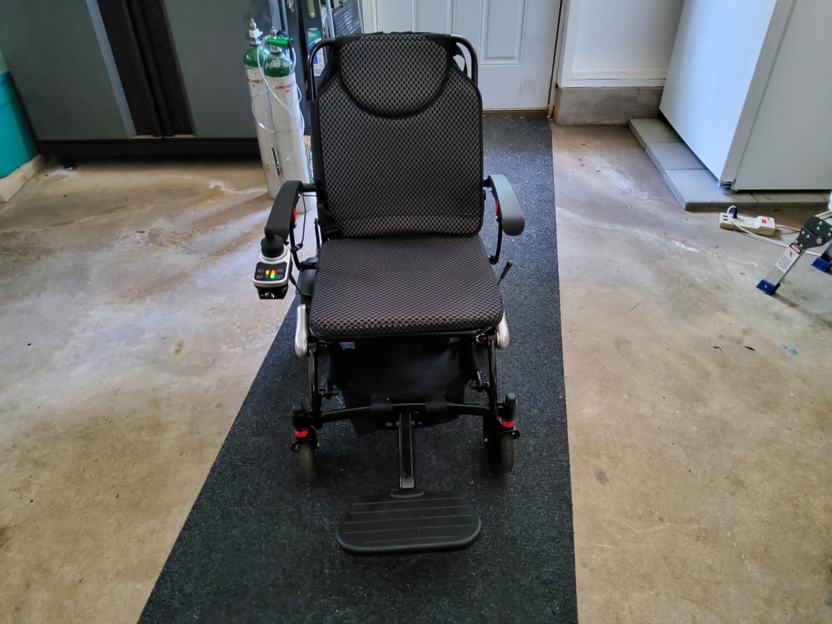 Electric Wheelchairs for Adults Foldable 36LBS Lightweight Frame,Airline Approval, 15 Miles Travel Range& 500W Brushless Motors Power Motorized for Seniors&Max Supports 350 LBS&LED Light-Silver Color customer photo 2