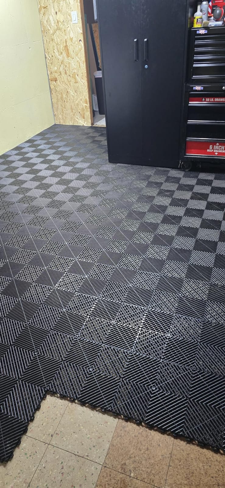 Jocoevol 40-Pcs Interlocking Tile, 15.7 x 15.7in Garage Floor Tiles, Black customer photo 1