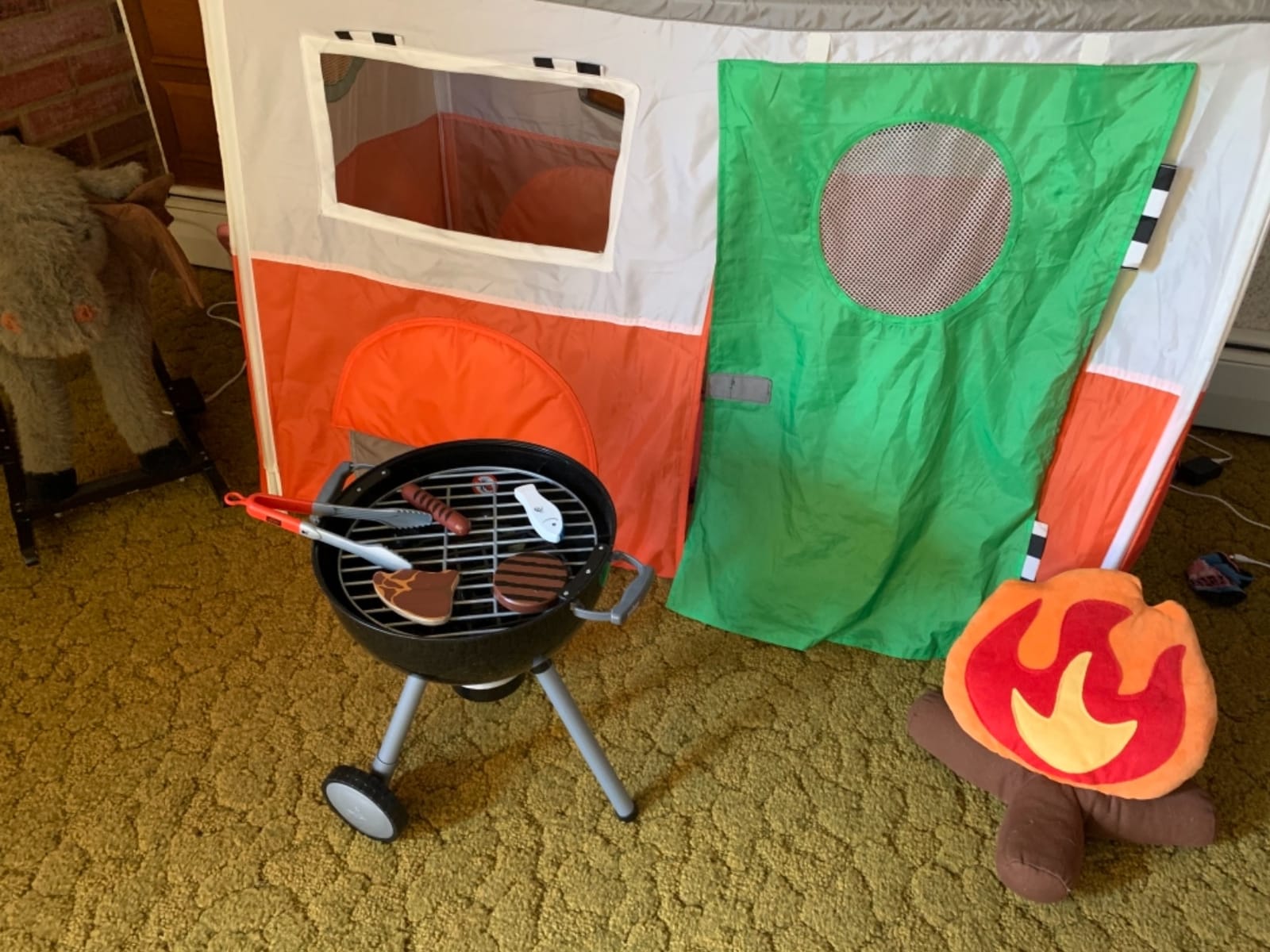 Melissa & Doug Food Groups, 21-Piece Wooden Toys Set of Pretend Play Food & Kids Play Kitchen Accessories, Preschool Toys for Girls & Boys Ages 3+ customer photo 2