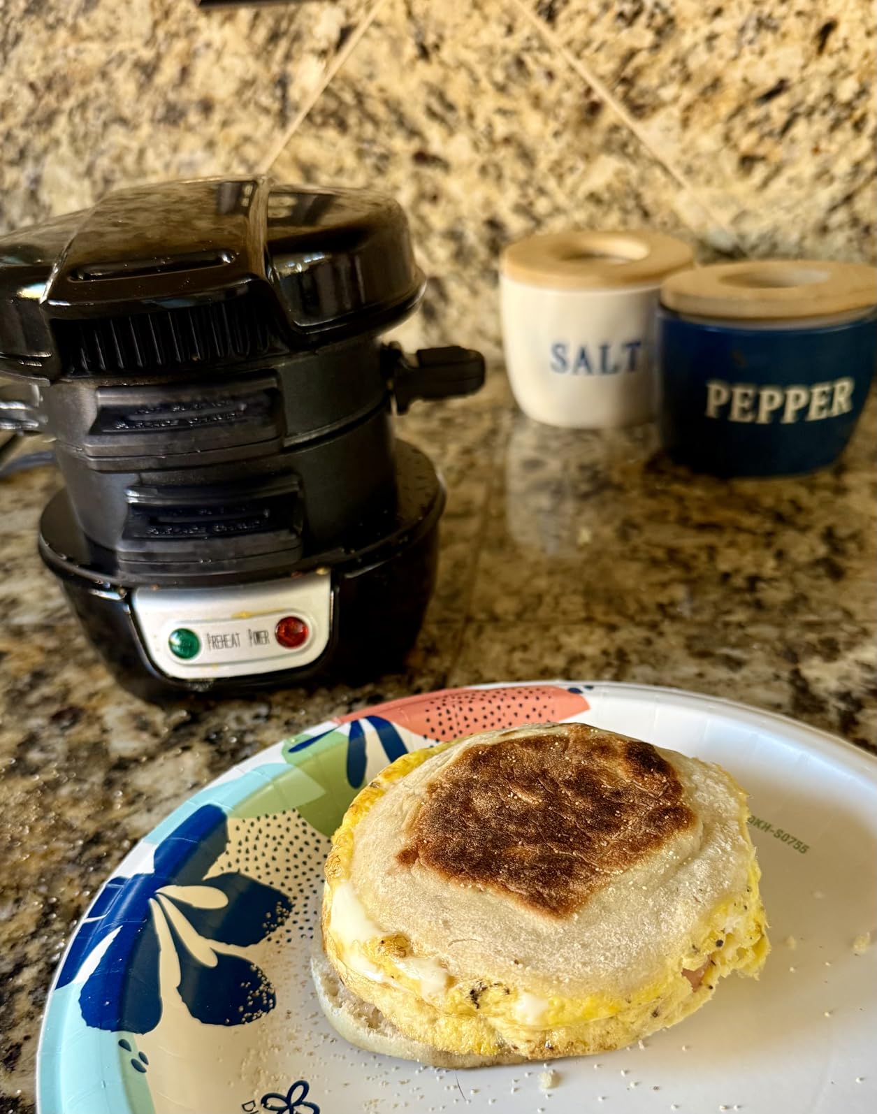 Hamilton Beach Breakfast Sandwich Maker with Egg Cooker Ring, Customize Ingredients, Perfect for English Muffins, Croissants, Mini Waffles, Perfect White Elephant Gifts, Red (25476) customer photo 2