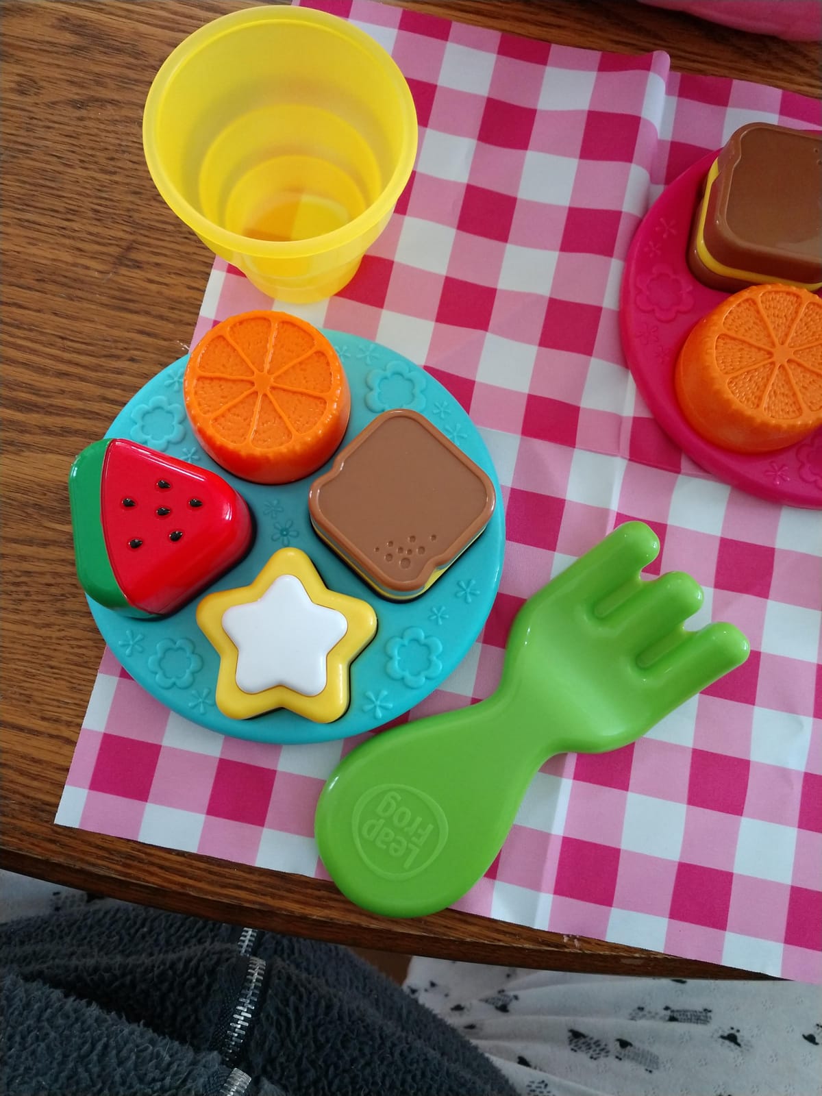 LeapFrog Shapes and Sharing Basket customer photo 1