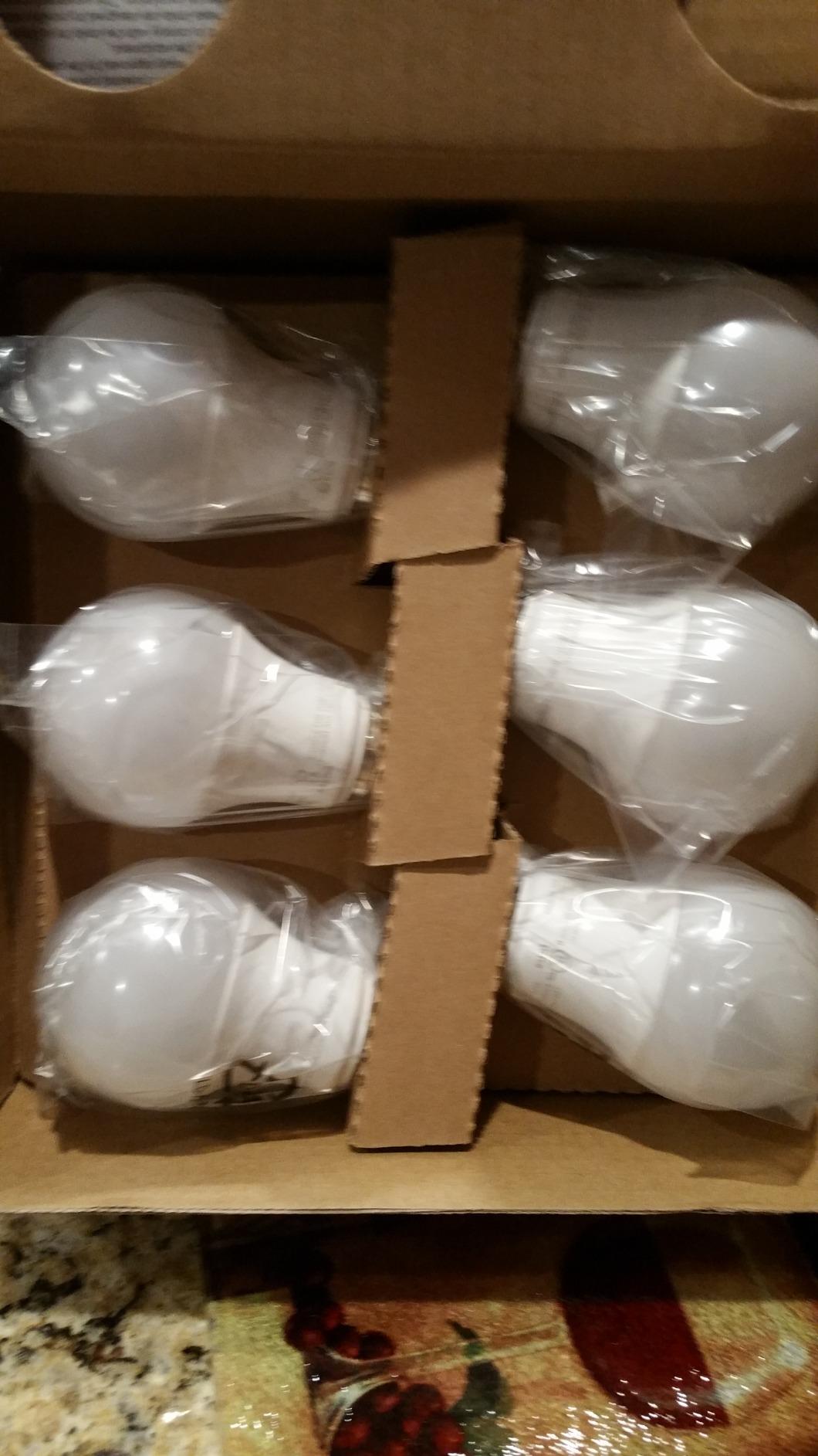 Amazon Basics A19 LED Light Bulbs, 60 Watt Equivalent, Energy Efficient 9W, E26 Standard Base, Soft White 2700K, Dimmable, 10,000 Hour Lifetime , 6-Pack customer photo 2