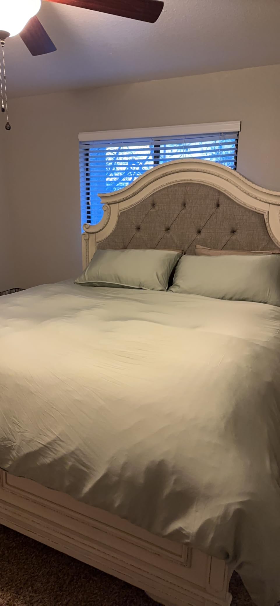Queen Pillowcases by Pure Bamboo, Genuine 100% Organic Viscose Derived from Bamboo, Luxuriously Soft & Cooling, Double Stitching, Envelope Closure (2 Queen Pillowcases, White) customer photo 1