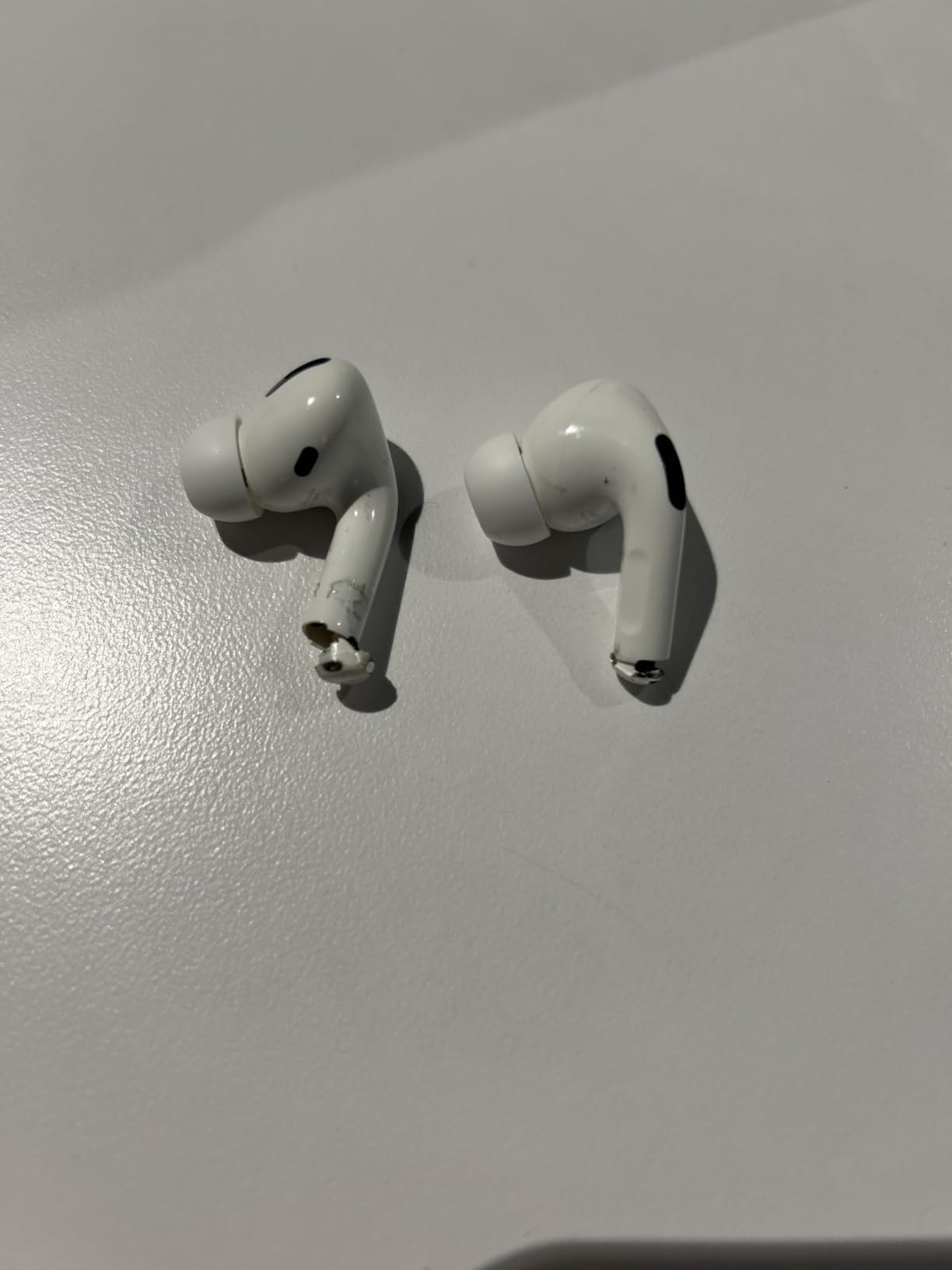 AirPods Pro 1 Renewed customer photo 2