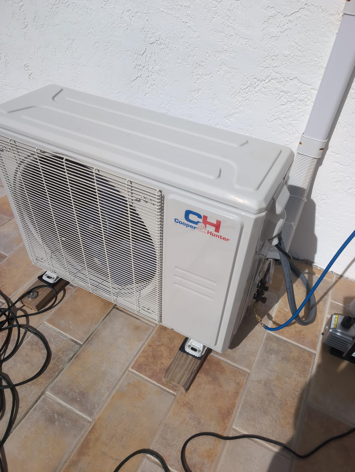Cooper & Hunter 24,000 BTU 230V Wall Mount Mini Split AC, 18.7 SEER2 customer photo 1