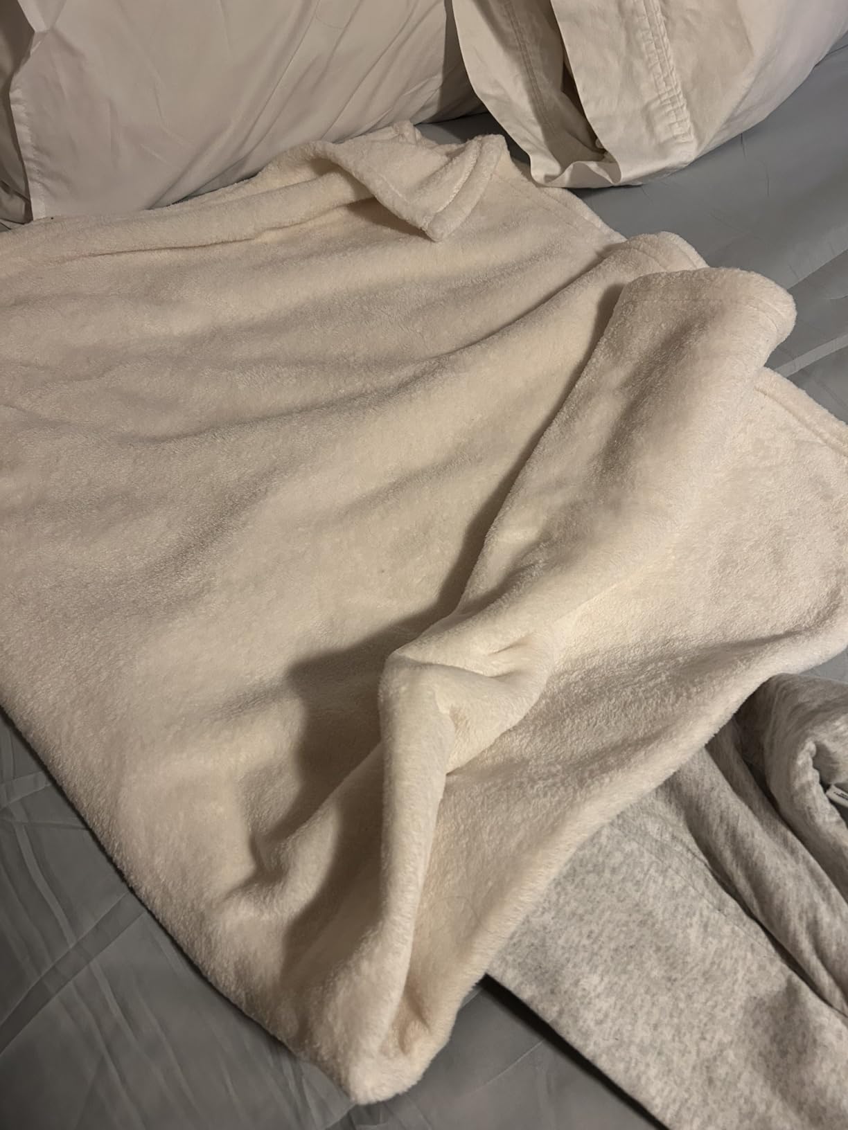 Bedsure GentleSoft Fleece Blanket customer photo 1