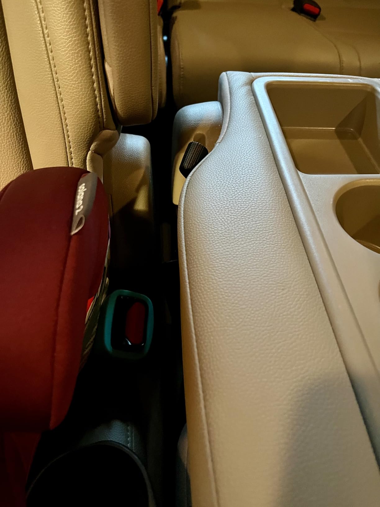 Diono Solana 2 XL 2022, Dual Latch Connectors, Lightweight Backless Belt-Positioning Car, 8 Years 1 Booster Seat, Black customer photo 2
