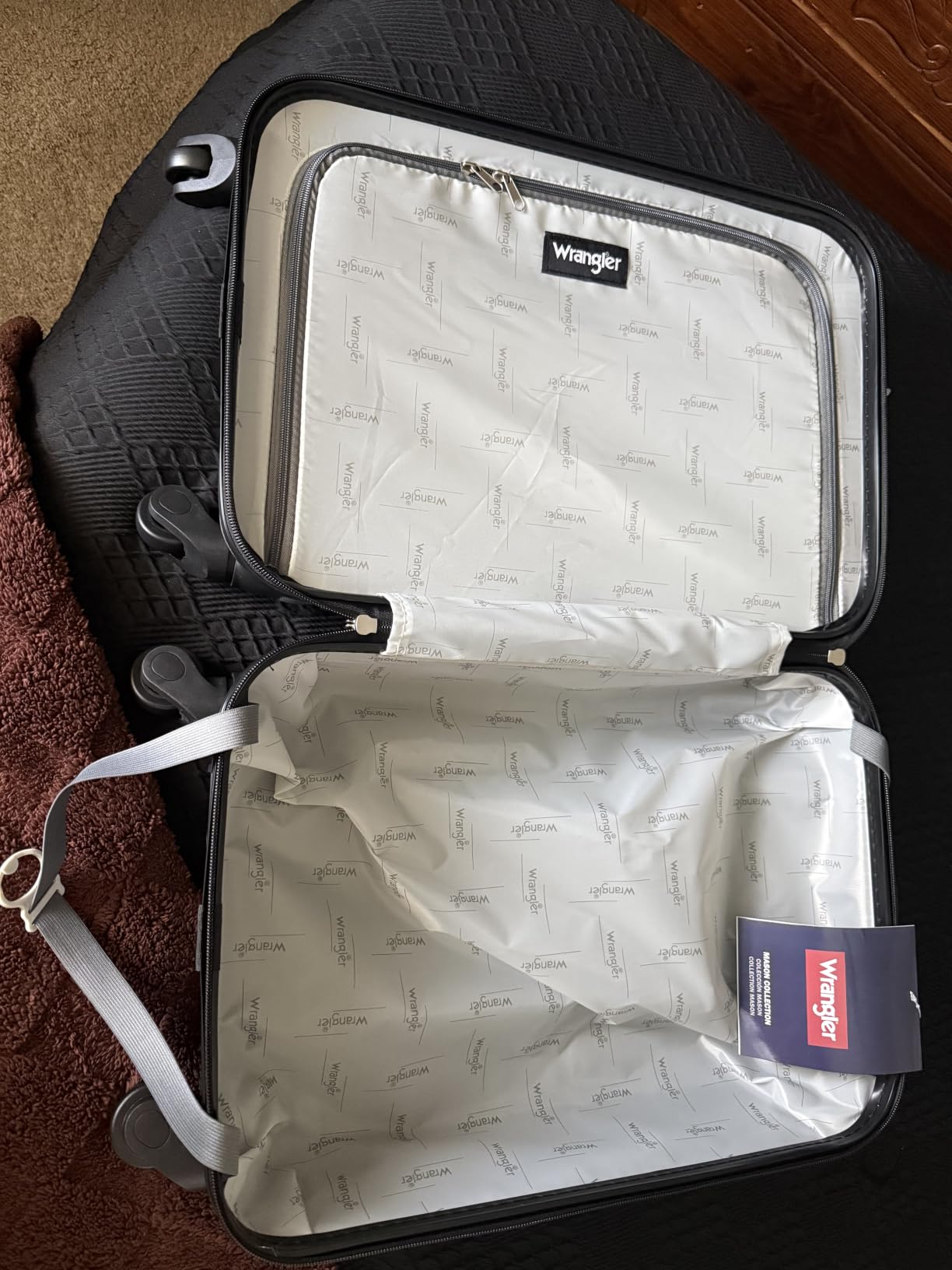 Wrangler 22-Inch Spinner customer photo 1