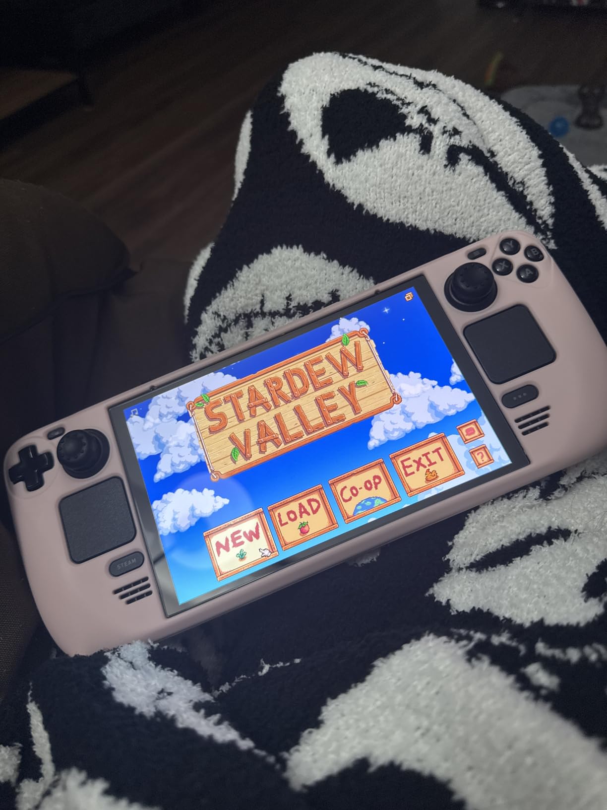 Valve Steam Deck OLED 512GB Handheld Gaming Console - Featuring A High Dynamic Range Screen, A Longer-lasting Battery, Faster Downloads, And Much More customer photo 1