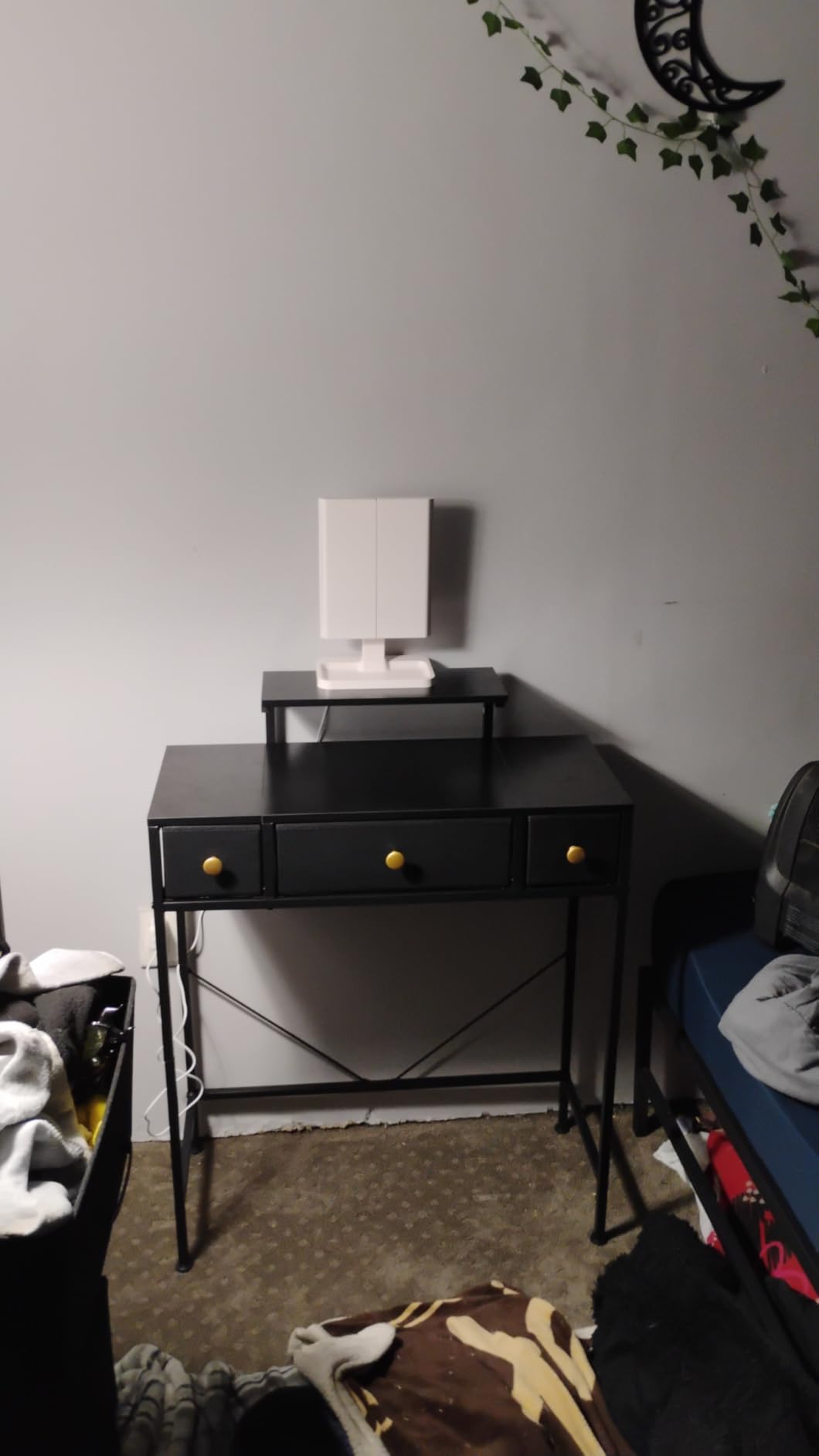 HIGDBFE Small Makeup Vanity Desk 27.5''W with Mirror and Lights, White customer photo 2