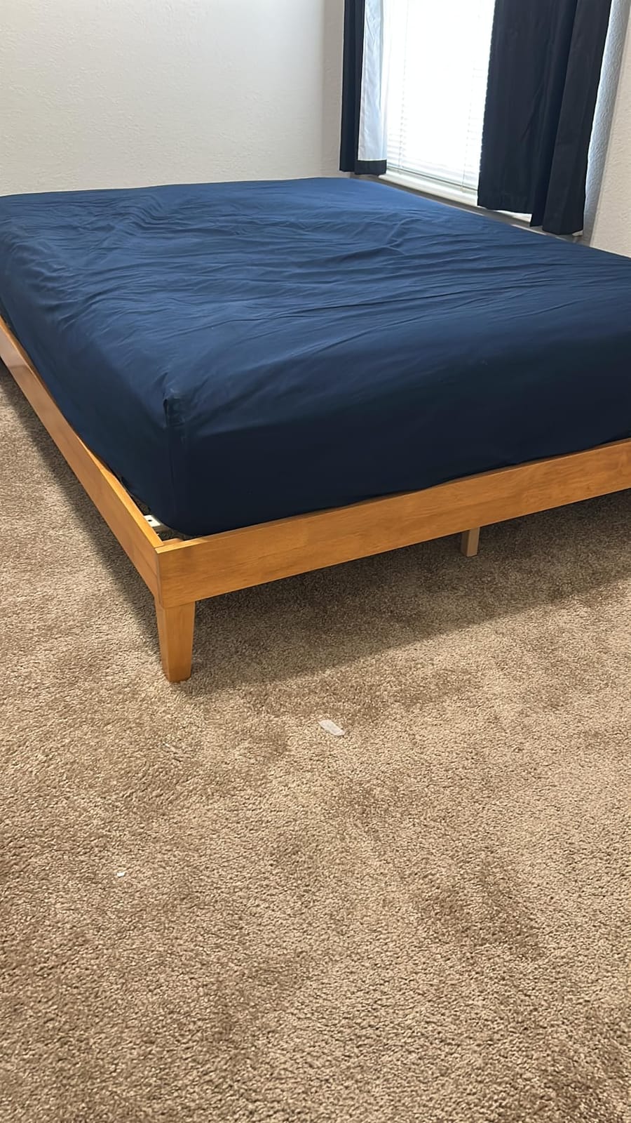 Yaheetech Queen Size Solid Wood Platform Bed Frame Low-Profile Dark Walnut customer photo 2