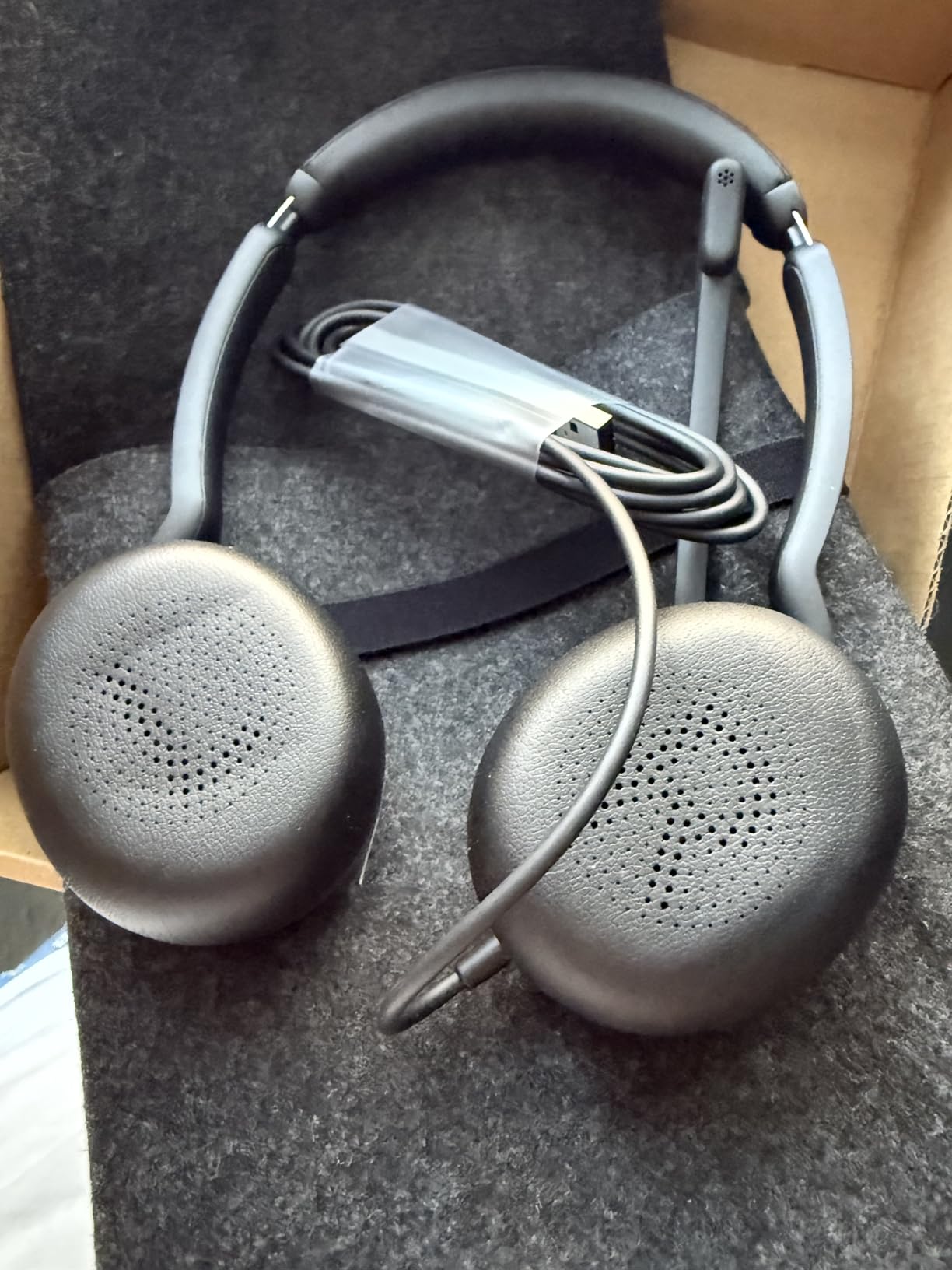 Jabra Evolve 20 (2025 Edition) Wired USB Headset with Microphone, Black customer photo 1