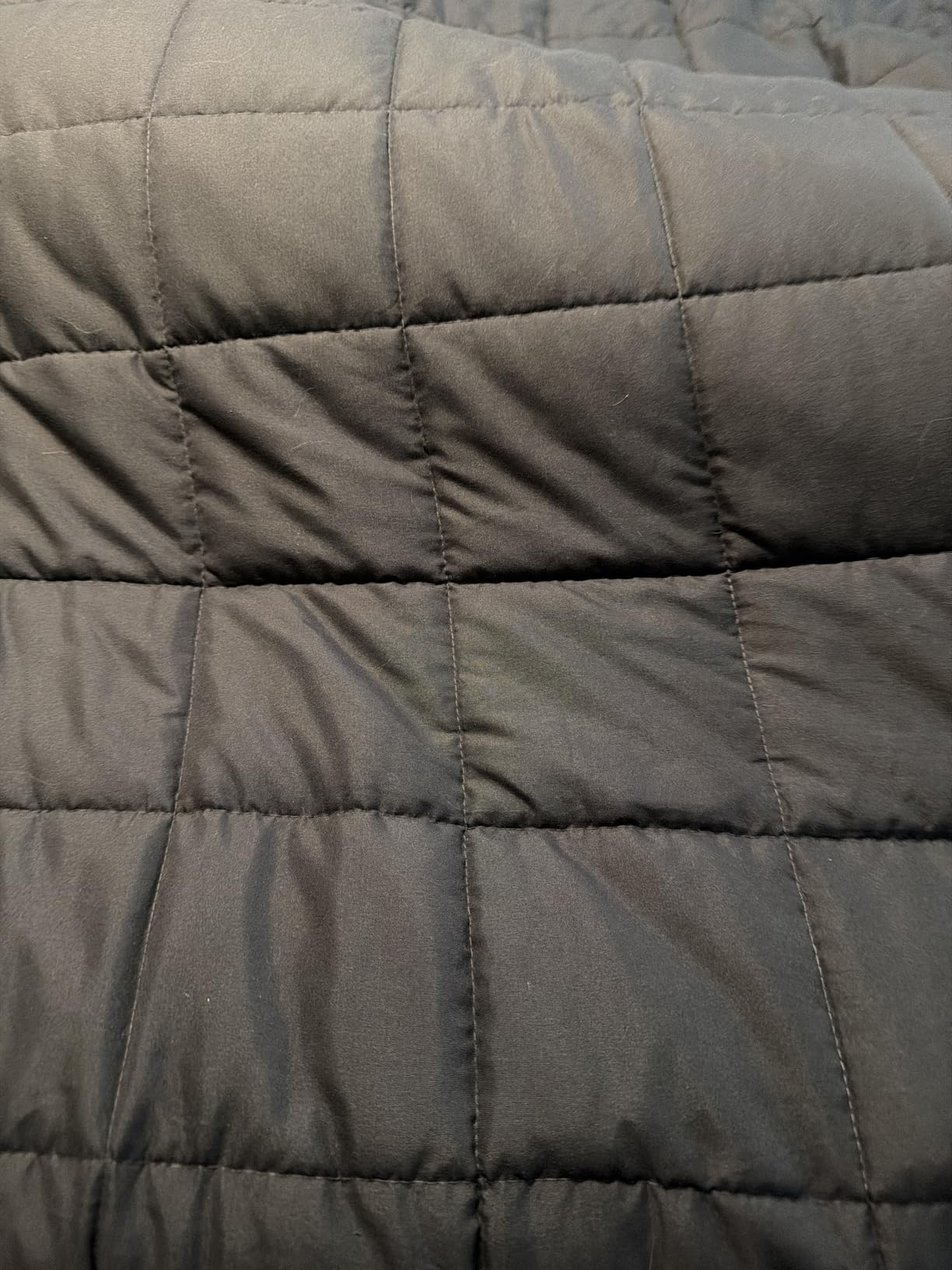 HomeSmart Cooling Weighted Blanket Queen Size 20lbs, Soft Breathable Fabric customer photo 2