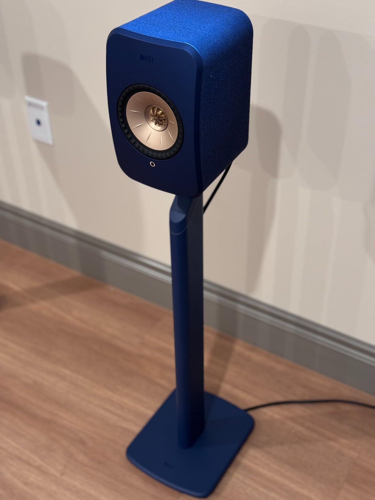 KEF LSX II Wireless Bookshelf Speakers (Pair, Amber Haze) - Active Powered HiFi Speaker System with HDMI ARC, AirPlay 2 & Wi-Fi Streaming customer photo 2