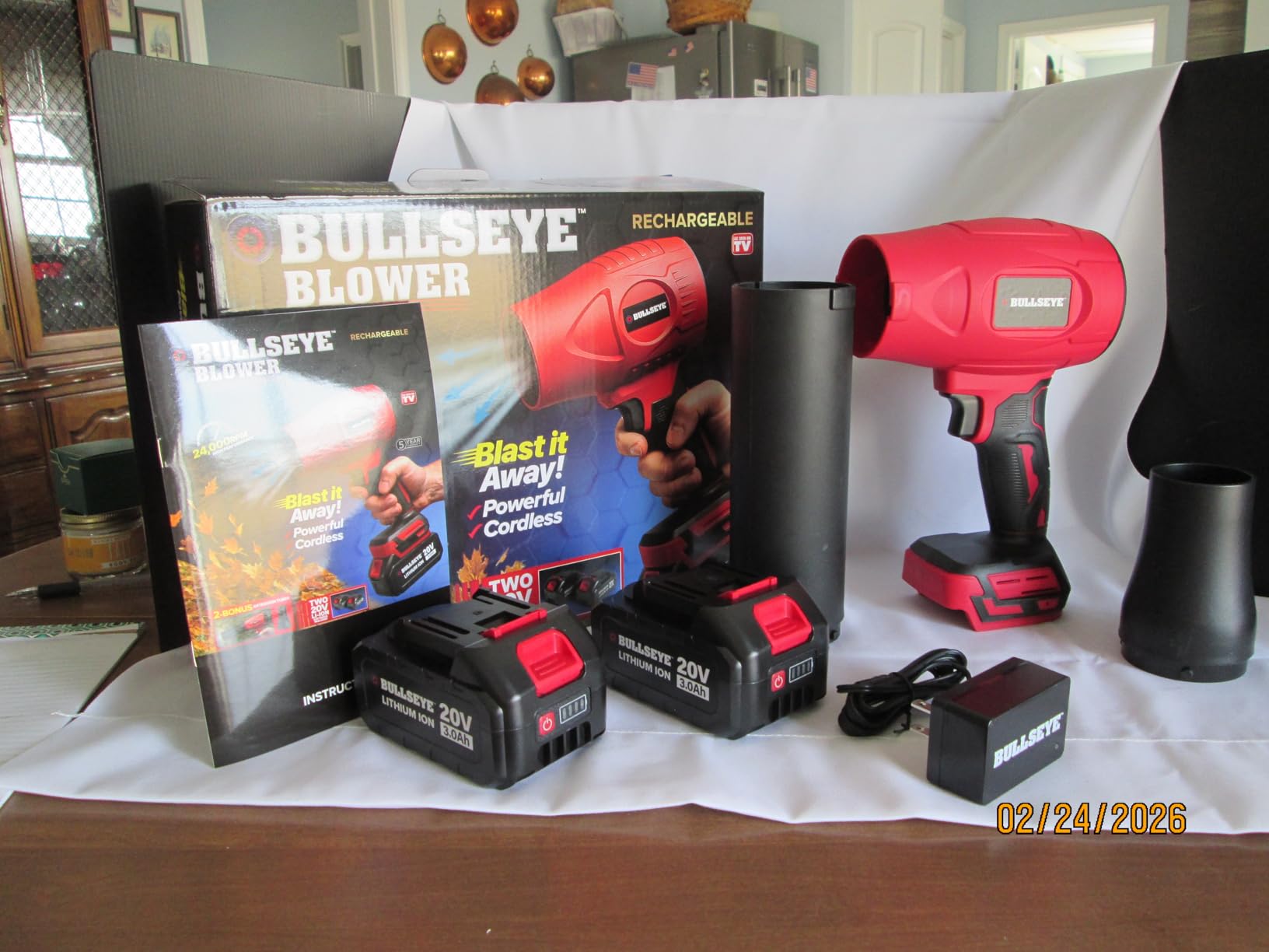 Bullseye Blower Cordless Leaf Blower, Handheld Turbo Jet with 2 Batteries, 20V 350W Electric Air Power for Patio, Garage Cleaning and Car Drying, As Seen on TV customer photo 1