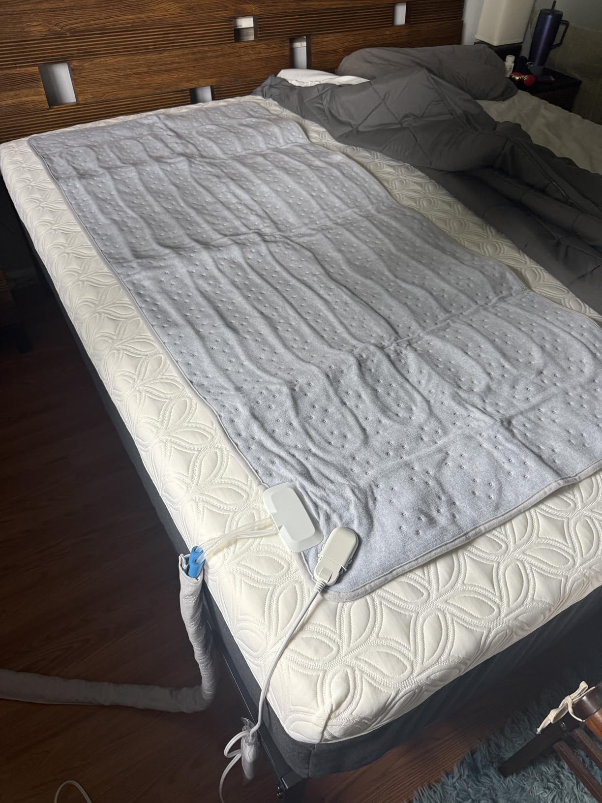 Upgraded Version Water-Cooled Bed Cooling System - Elegant & Compact Bed Cooler for Hot Sleepers, Deep, Restorative Sleep - Dual-Sided Cooling Mattress Pad & Precise Temperature Control（80 * 180 CM） customer photo 1